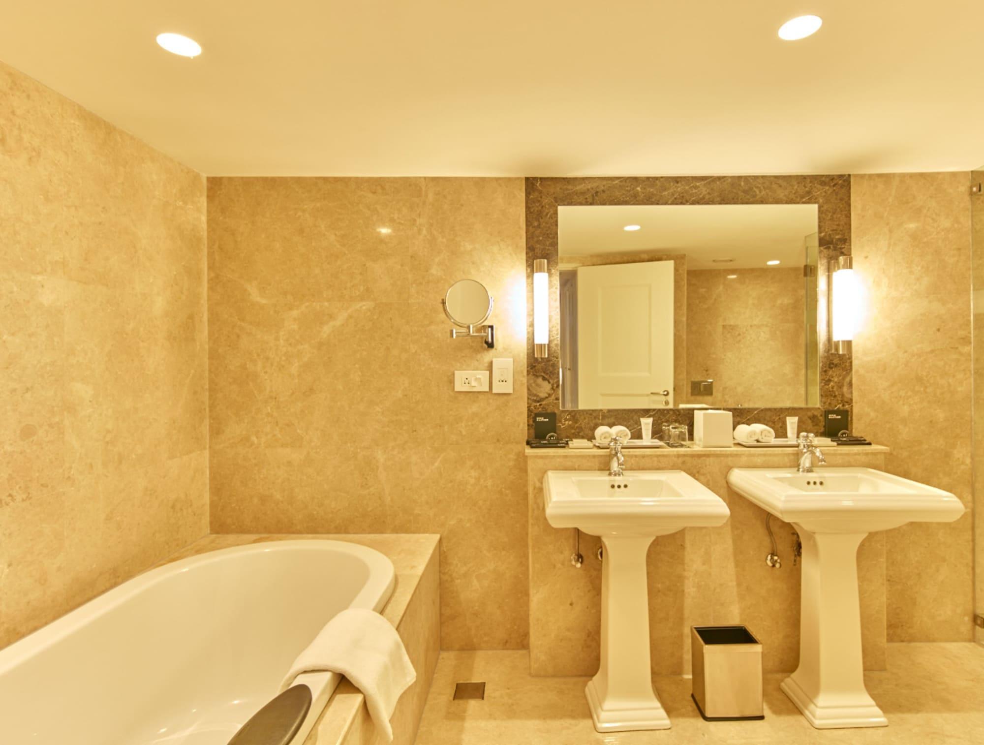 The Waverly Hotel & Residences Bangalore Exterior photo